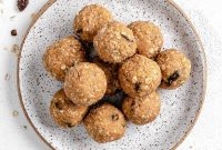 No-Bake Peanut Butter Oatmeal Energy Bites (3 Ingredients)