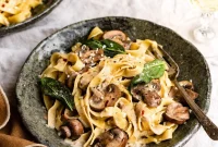 Creamy Garlic Mushroom Pasta Recipe for Dinner Tonight