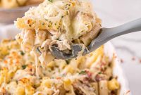 Creamy Chicken Alfredo Casserole Bake: Comforting Weeknight Dinner