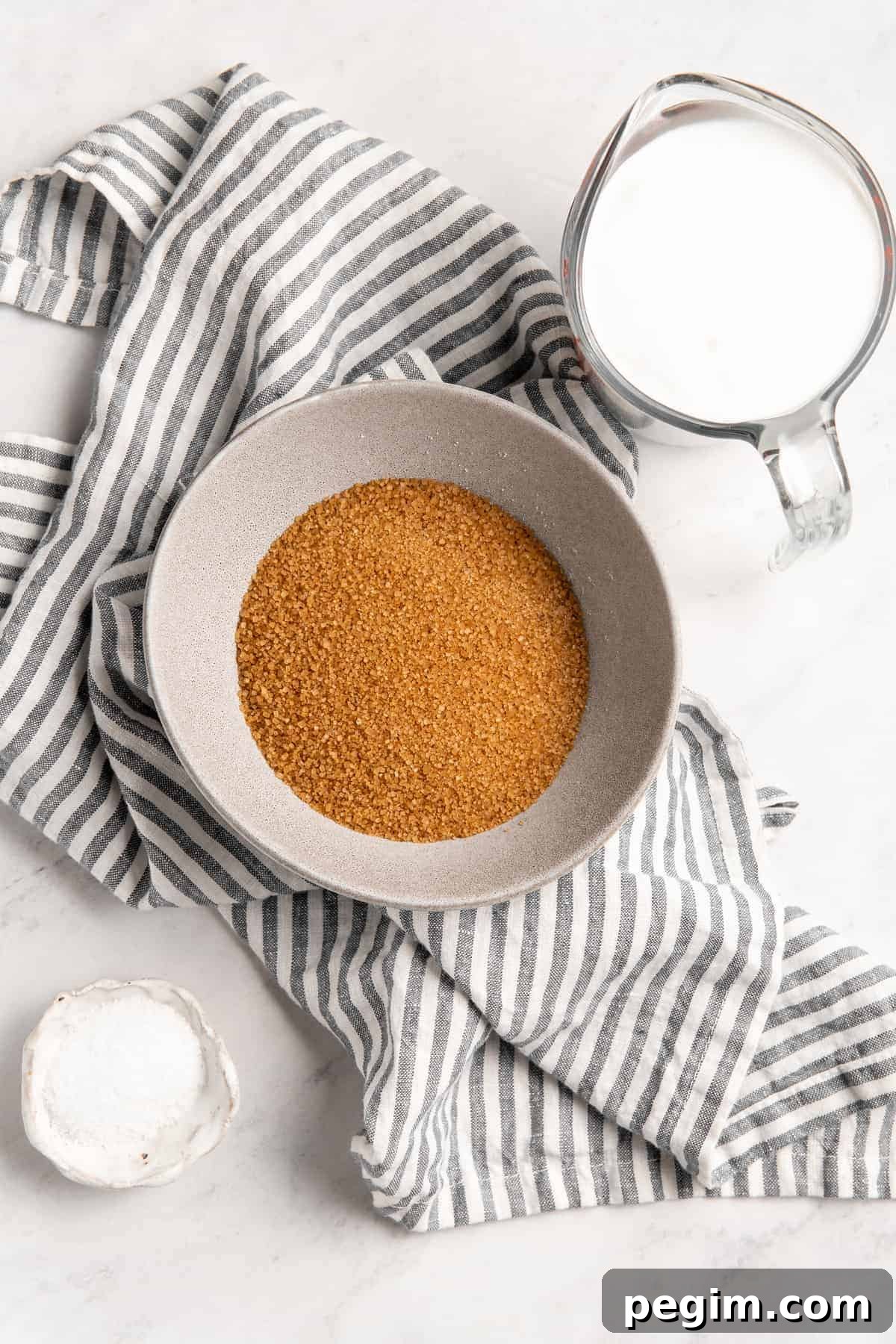 Ingredients for vegan caramel sauce.