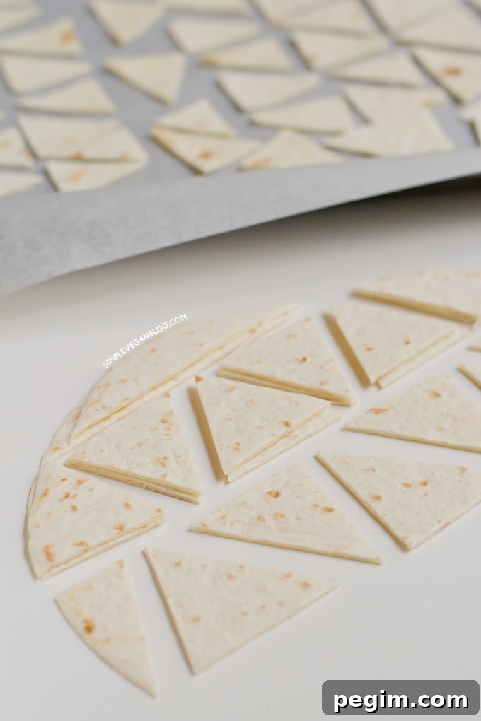 Baked tortilla chips | simpleveganblog.com #simpleveganblog #vegan