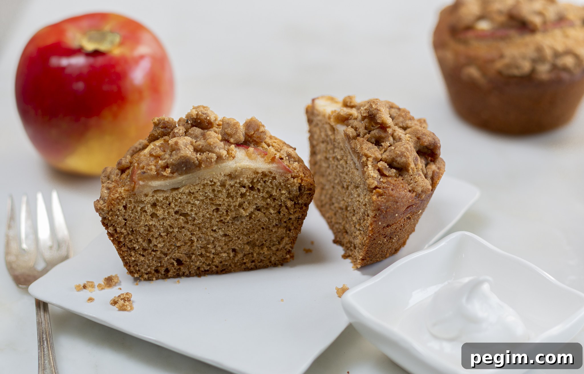 Apple crumb cakes