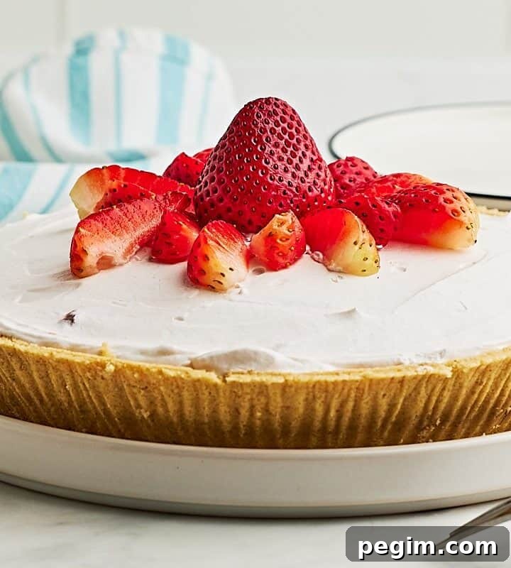 Strawberry yogurt pie