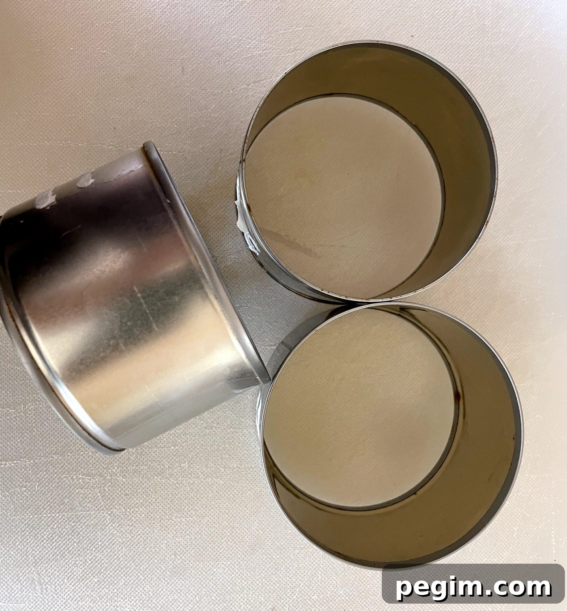 Cans used for molds