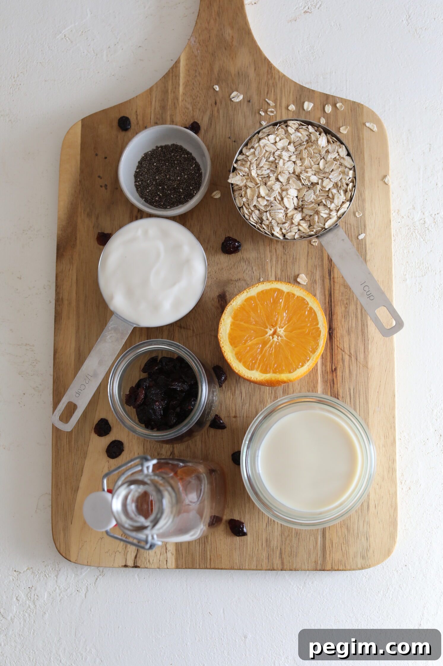 Orange Cranberry Overnight Oats ingredients by Flora & Vino