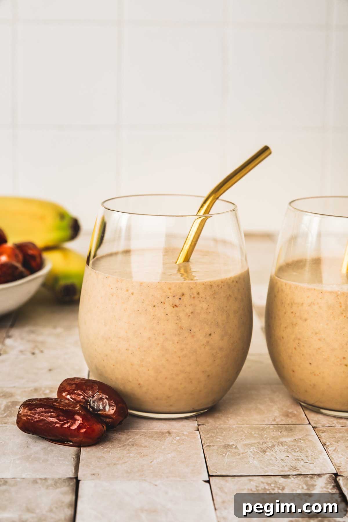 smoothie aux dattes sur une table