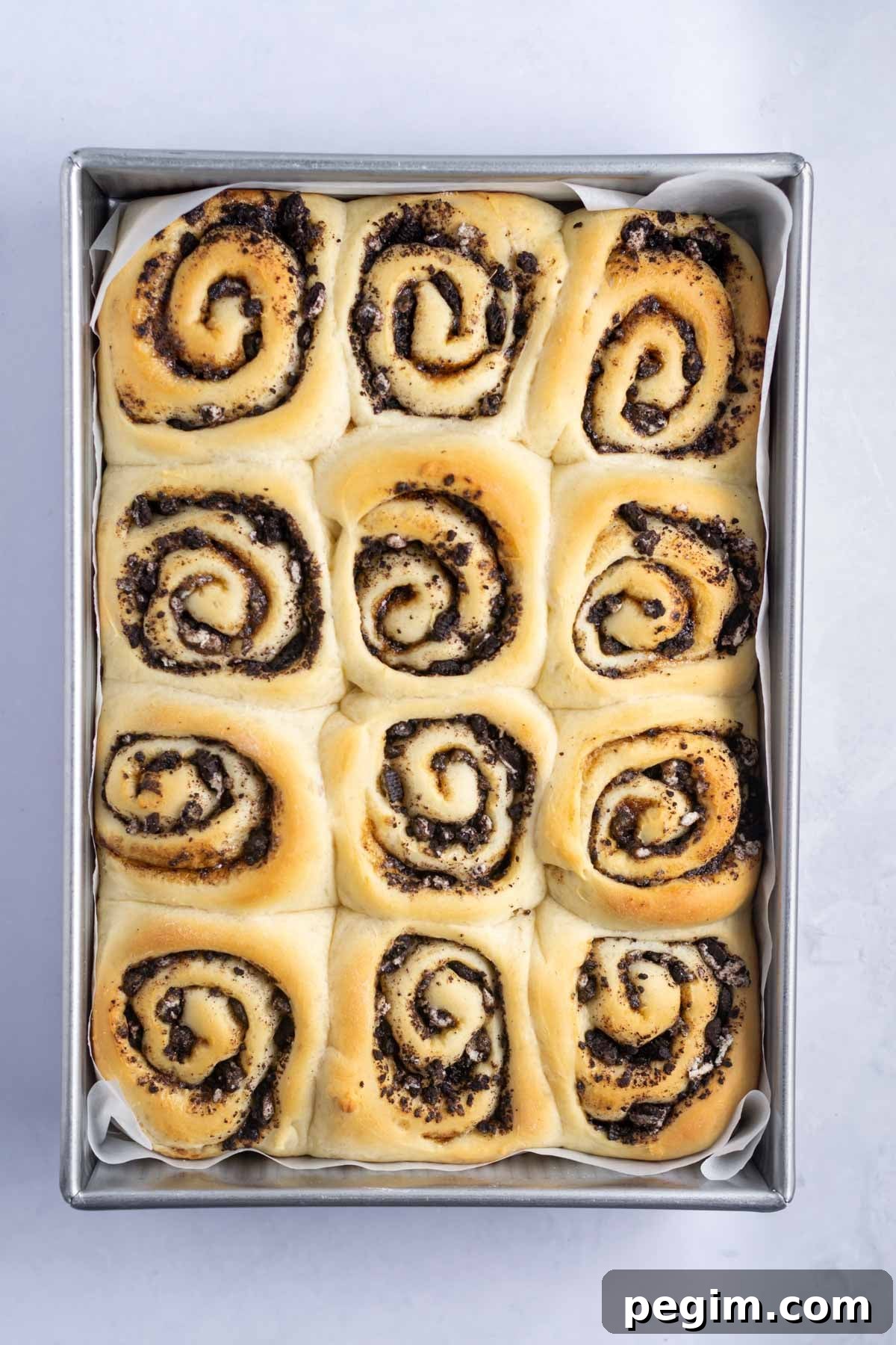 baked oreo cinnamon rolls without icing glaze