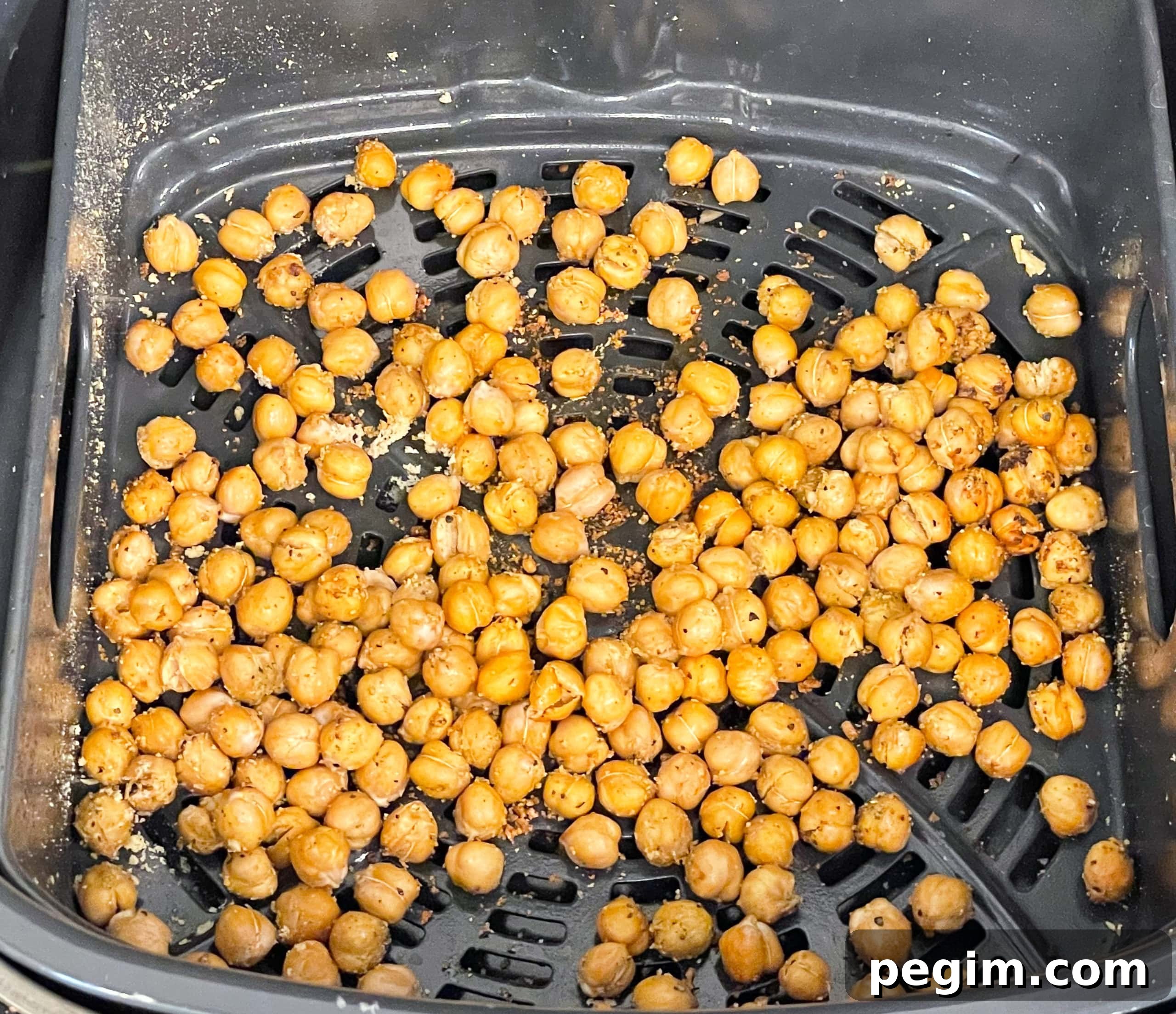 Crispy Air Fryer Chickpeas: Protein-Packed Plant-Based Snack 4 air fryer chickpas