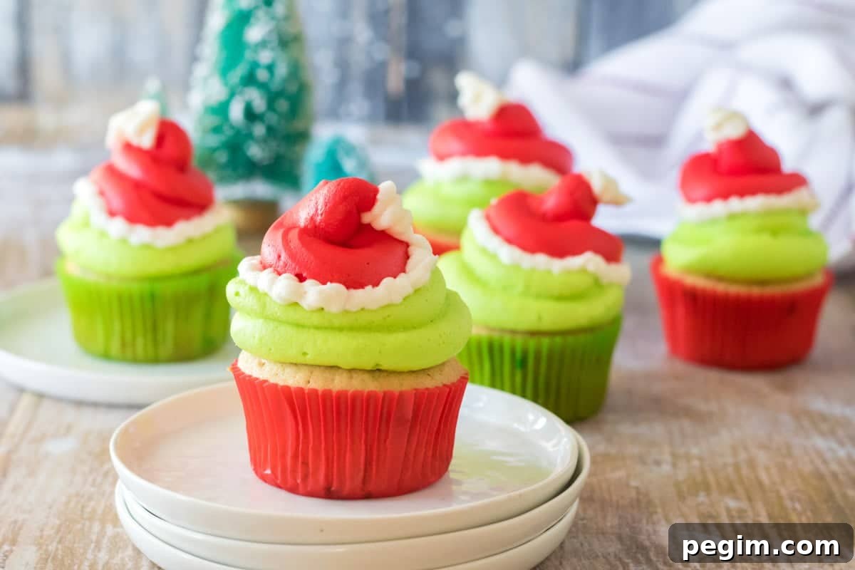 grinch cupcakes