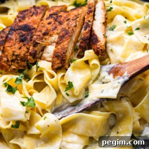 Creamy Chicken Alfredo Pasta Recipe 6 Chicken alfredo pasta featured image.