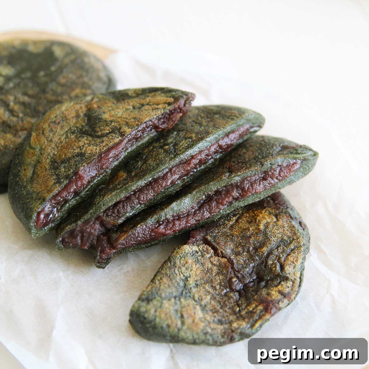 Microwave Mugwort Injeolmi: Quick Korean Rice Cake Recipe 13 img 16473 14