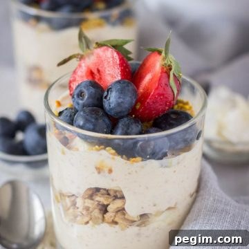 Peanut Butter Greek Yogurt Parfait with Granola 5 Peanut Butter Greek Yogurt Parfaits made with creamy peanut butter and homemade honey granola